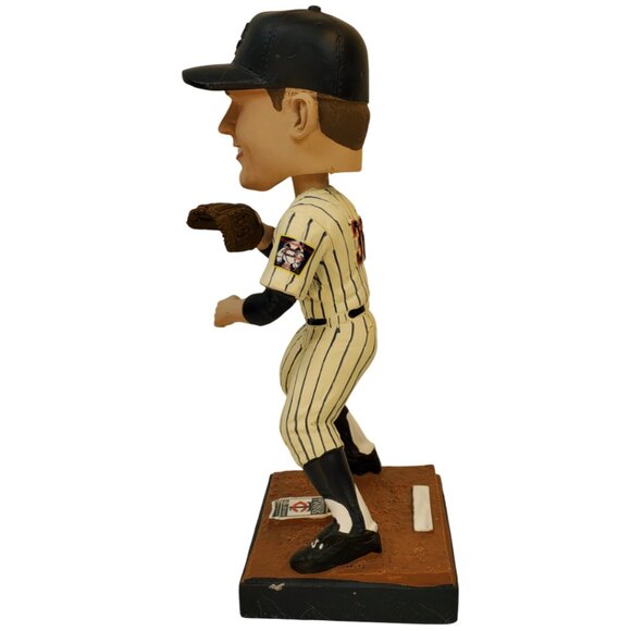 Minnesota Twins Baseball Bling - Hat  T-Shirt 2XL  Jim Katt Bobble Head - Picture 6 of 15